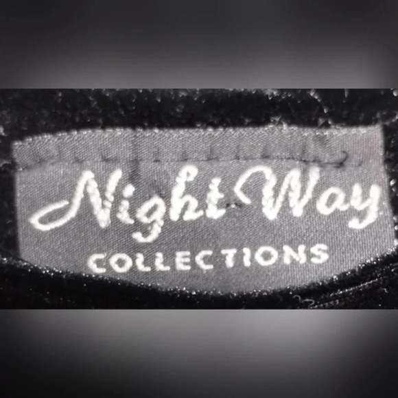 Nightway Velvet Dress in Black Velvet size 6 Vintage Formal Maxi Witchy Goth - Picture 3 of 6